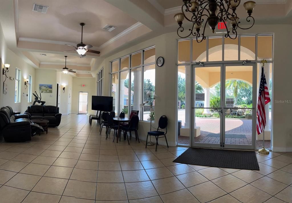 Под контрактом: $280,000 (2 спален, 2 ванн, 960 Квадратных фут)