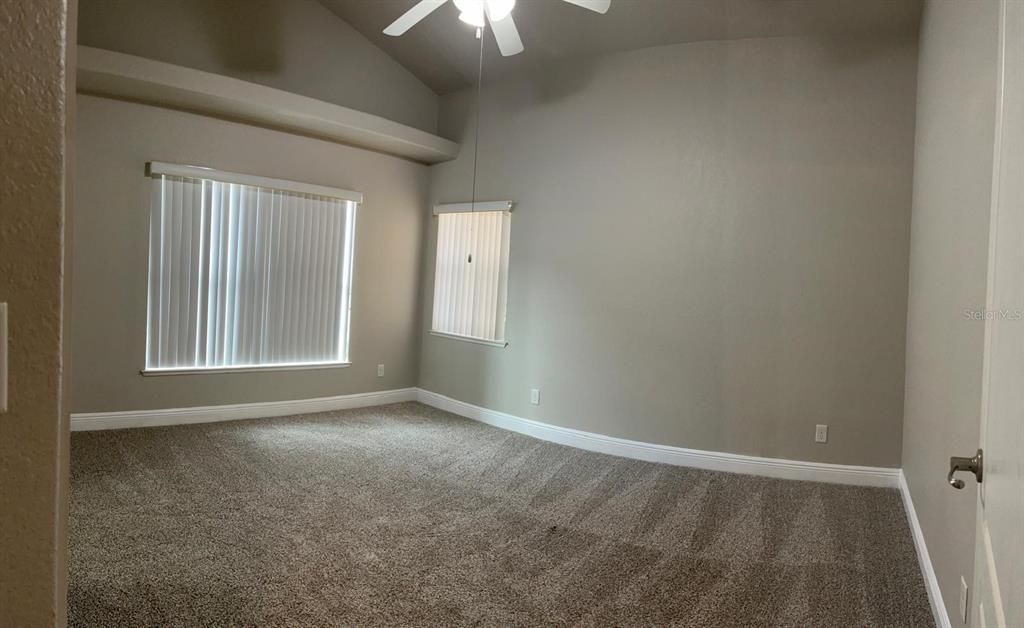 Под контрактом: $280,000 (2 спален, 2 ванн, 960 Квадратных фут)