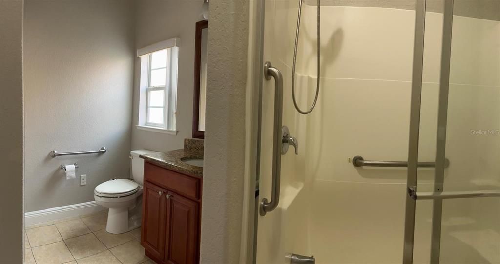 Под контрактом: $280,000 (2 спален, 2 ванн, 960 Квадратных фут)