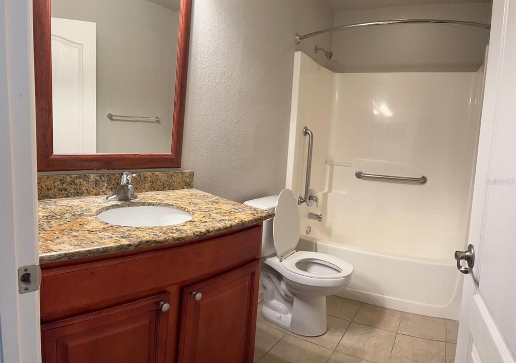 Под контрактом: $280,000 (2 спален, 2 ванн, 960 Квадратных фут)