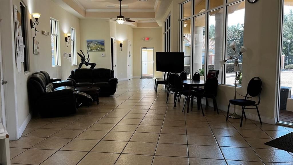 Под контрактом: $280,000 (2 спален, 2 ванн, 960 Квадратных фут)