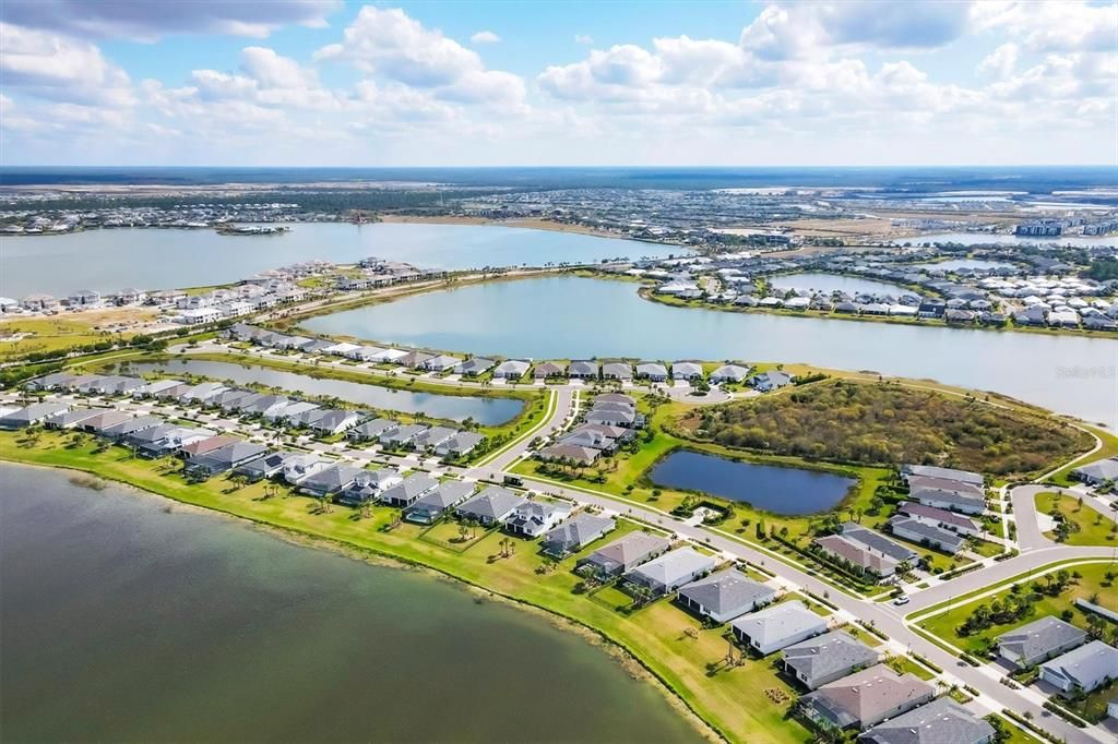 En Venta: $674,900 (4 camas, 3 baños, 2871 Pies cuadrados)