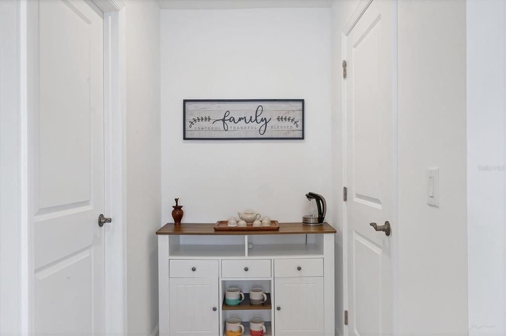 En Venta: $674,900 (4 camas, 3 baños, 2871 Pies cuadrados)