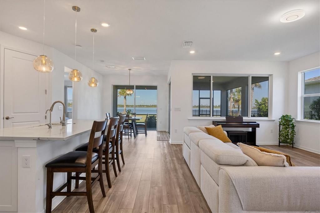 En Venta: $674,900 (4 camas, 3 baños, 2871 Pies cuadrados)