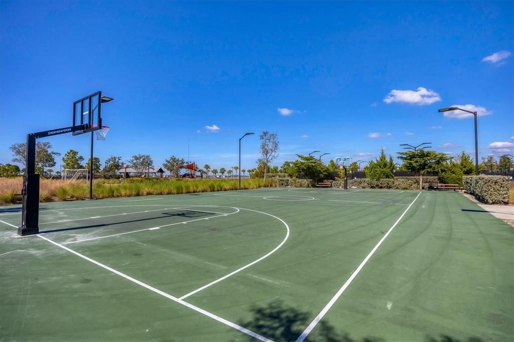 En Venta: $674,900 (4 camas, 3 baños, 2871 Pies cuadrados)