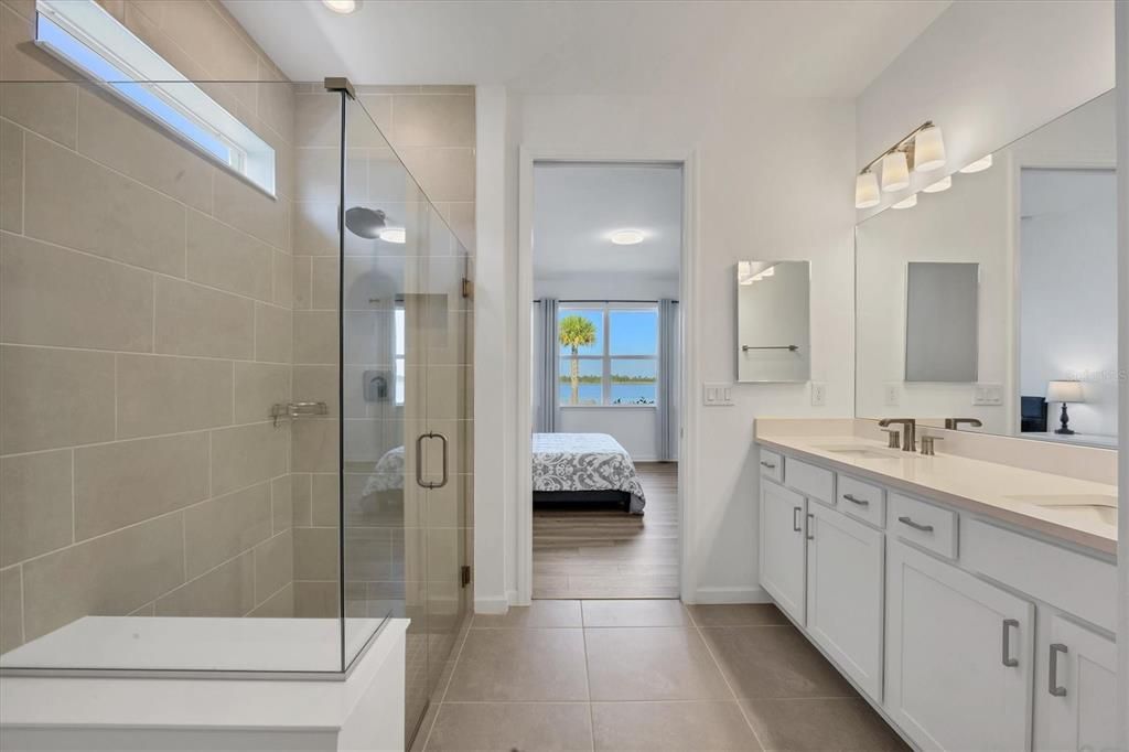 En Venta: $674,900 (4 camas, 3 baños, 2871 Pies cuadrados)