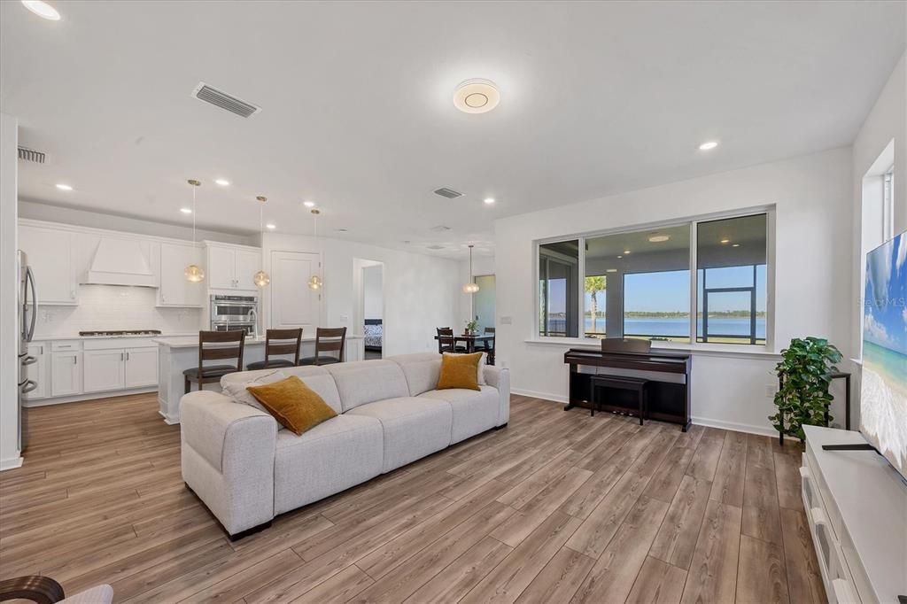 En Venta: $674,900 (4 camas, 3 baños, 2871 Pies cuadrados)