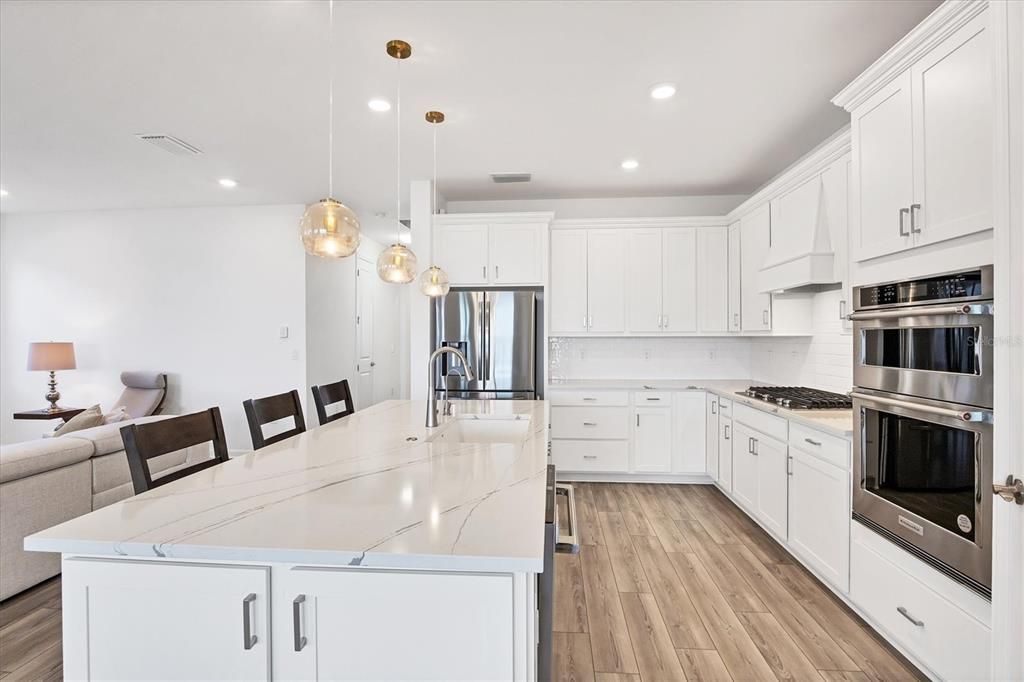 En Venta: $674,900 (4 camas, 3 baños, 2871 Pies cuadrados)