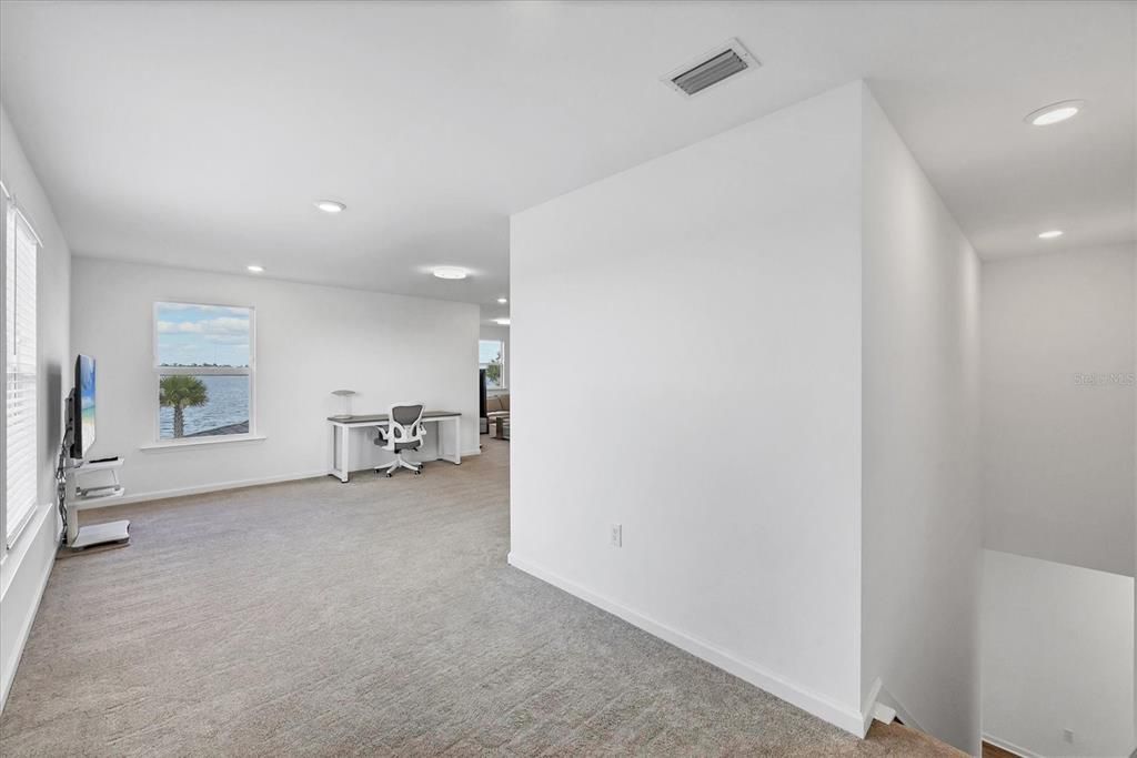 En Venta: $674,900 (4 camas, 3 baños, 2871 Pies cuadrados)