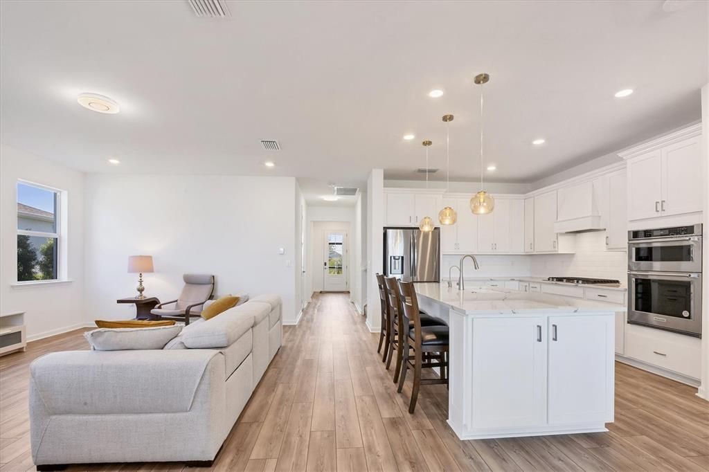 En Venta: $674,900 (4 camas, 3 baños, 2871 Pies cuadrados)