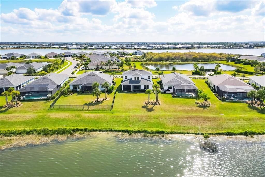 En Venta: $674,900 (4 camas, 3 baños, 2871 Pies cuadrados)