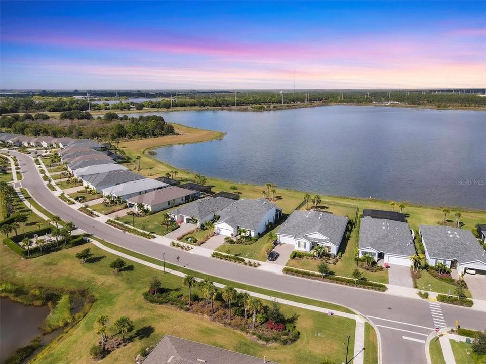 En Venta: $674,900 (4 camas, 3 baños, 2871 Pies cuadrados)