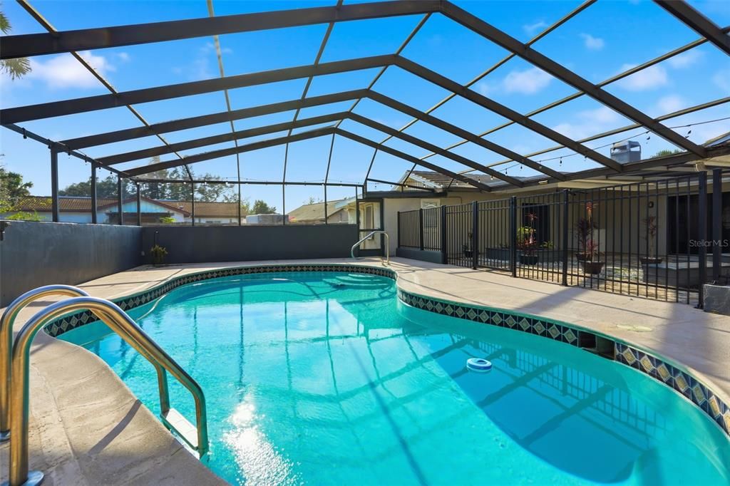 For Sale: $399,900 (3 beds, 2 baths, 1999 Square Feet)