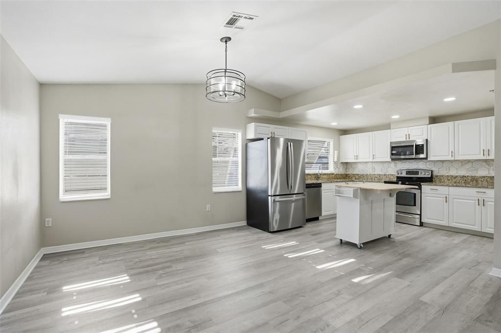 For Sale: $399,900 (3 beds, 2 baths, 1999 Square Feet)