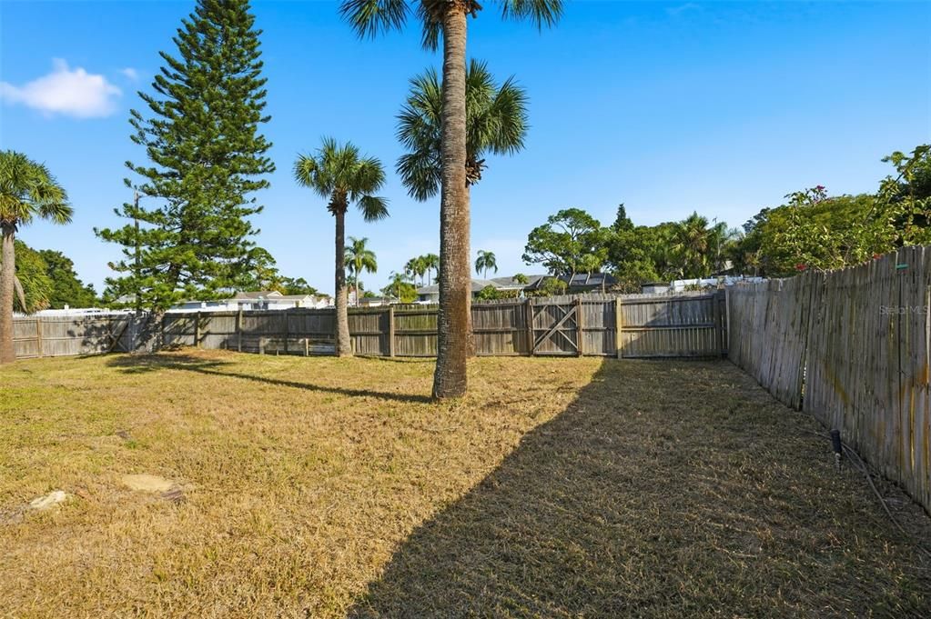 For Sale: $399,900 (3 beds, 2 baths, 1999 Square Feet)