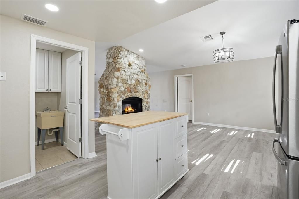 For Sale: $399,900 (3 beds, 2 baths, 1999 Square Feet)