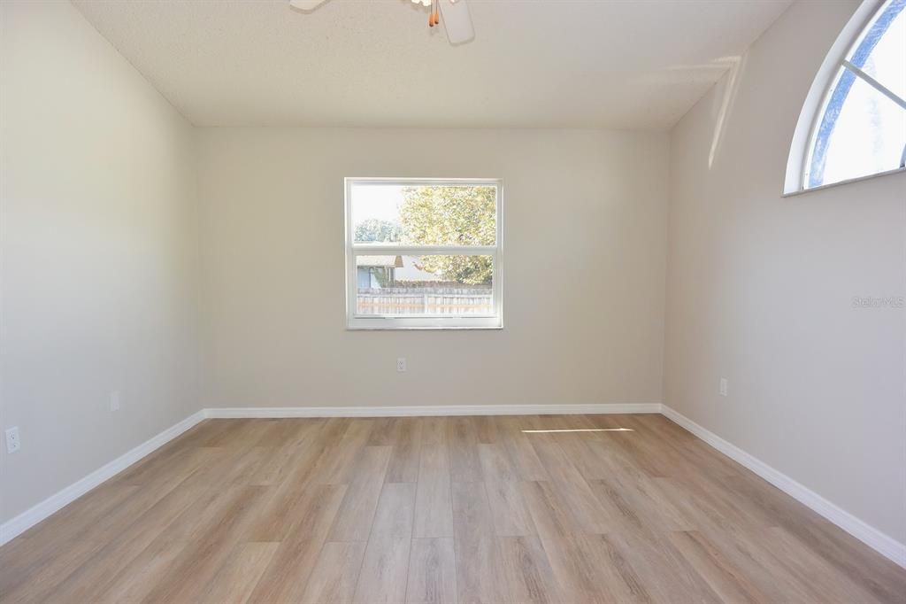 For Sale: $330,000 (3 beds, 2 baths, 1408 Square Feet)