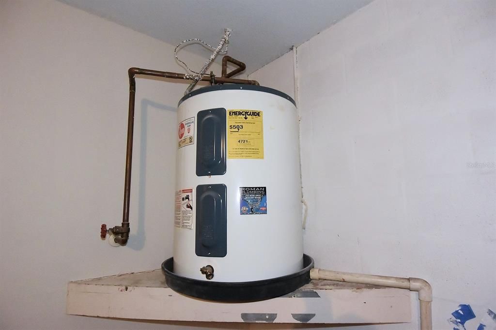 For Sale: $330,000 (3 beds, 2 baths, 1408 Square Feet)