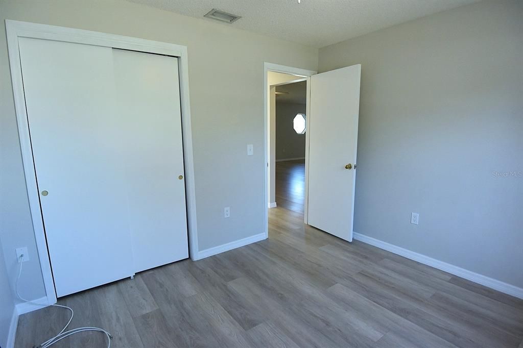 For Sale: $330,000 (3 beds, 2 baths, 1408 Square Feet)