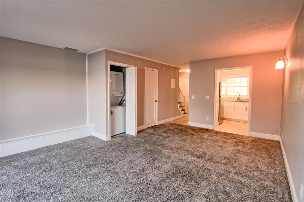 В аренду: $1,800 (2 спален, 1 ванн, 928 Квадратных фут)