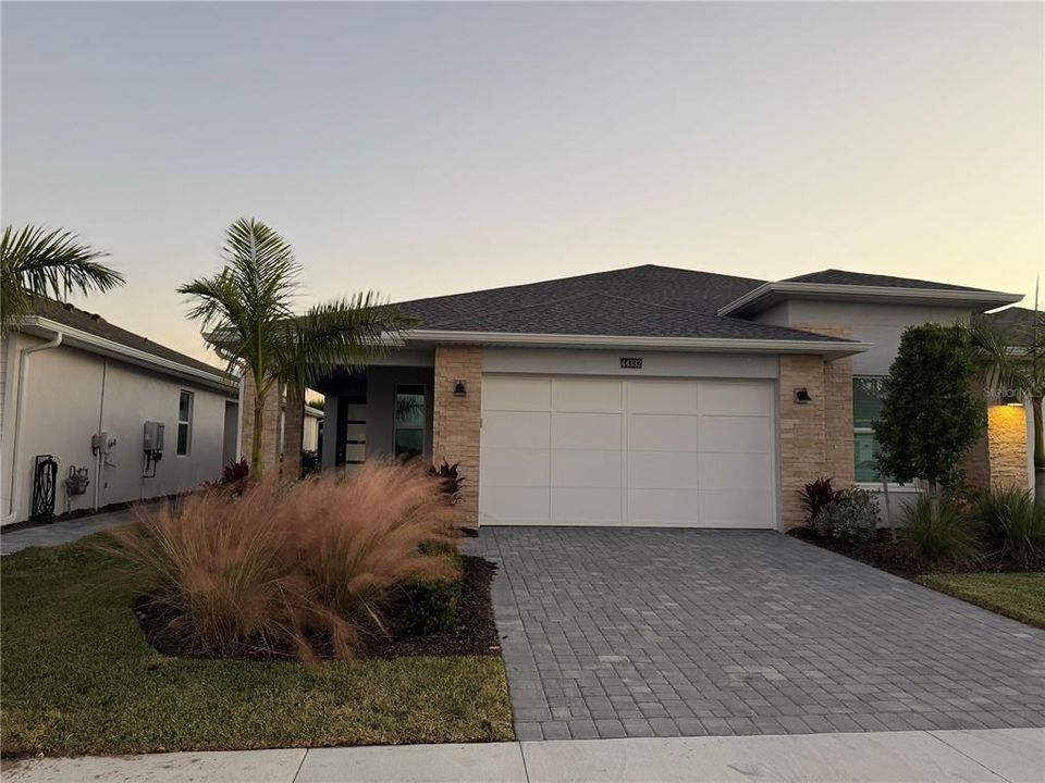 Recently Rented: $2,600 (2 beds, 2 baths, 1515 Square Feet)