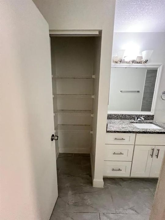 For Rent: $1,450 (1 beds, 1 baths, 662 Square Feet)