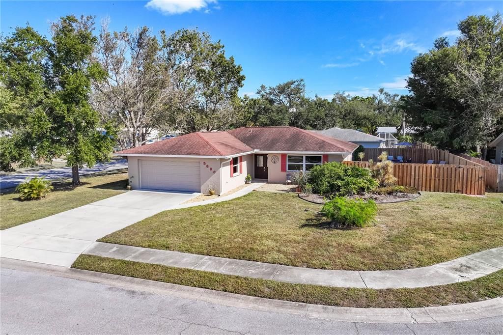 For Sale: $510,000 (4 beds, 2 baths, 1662 Square Feet)