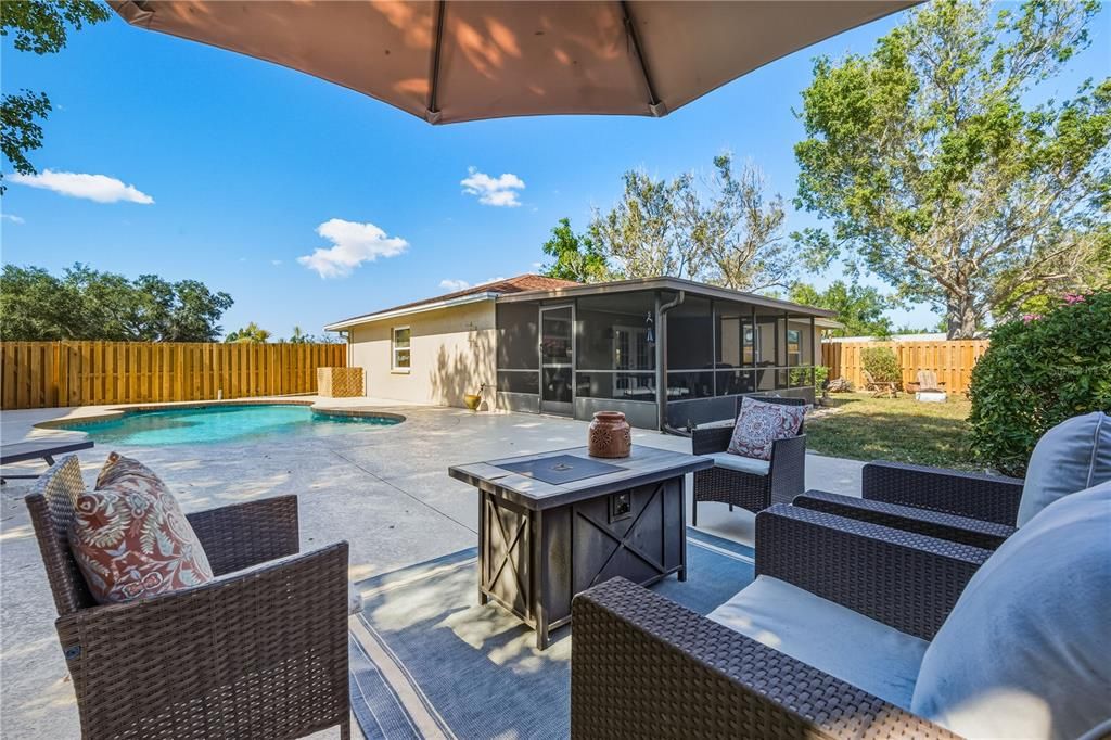 For Sale: $510,000 (4 beds, 2 baths, 1662 Square Feet)