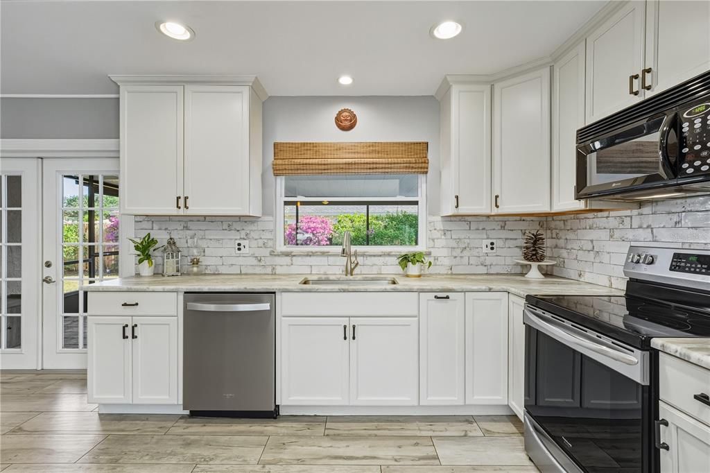 For Sale: $510,000 (4 beds, 2 baths, 1662 Square Feet)