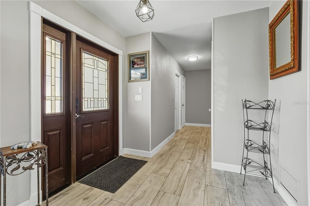 For Sale: $510,000 (4 beds, 2 baths, 1662 Square Feet)