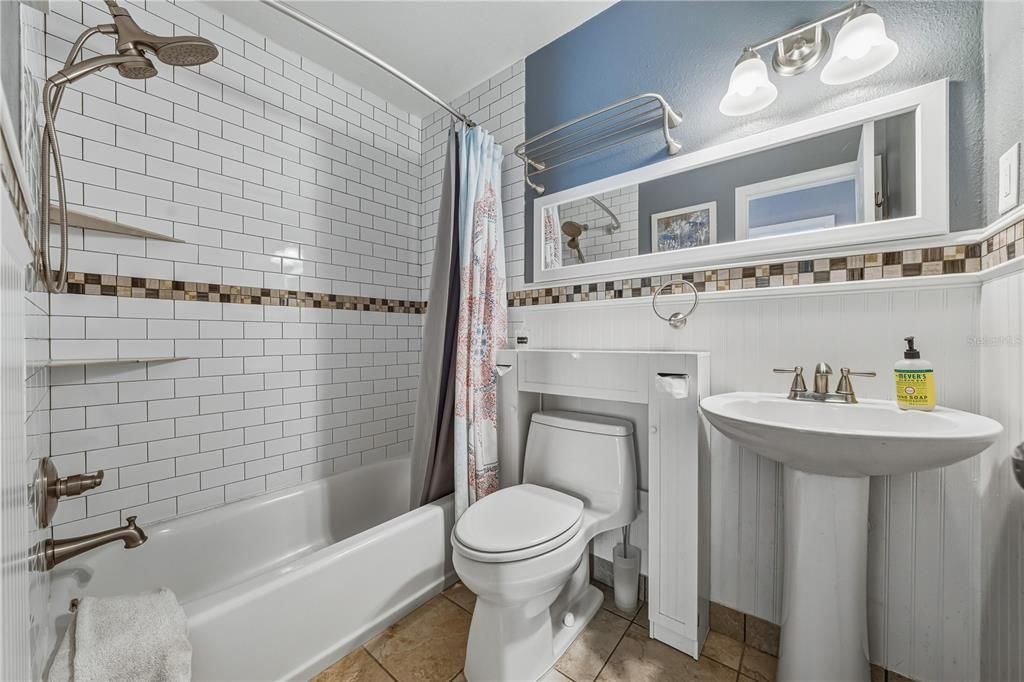 For Sale: $510,000 (4 beds, 2 baths, 1662 Square Feet)