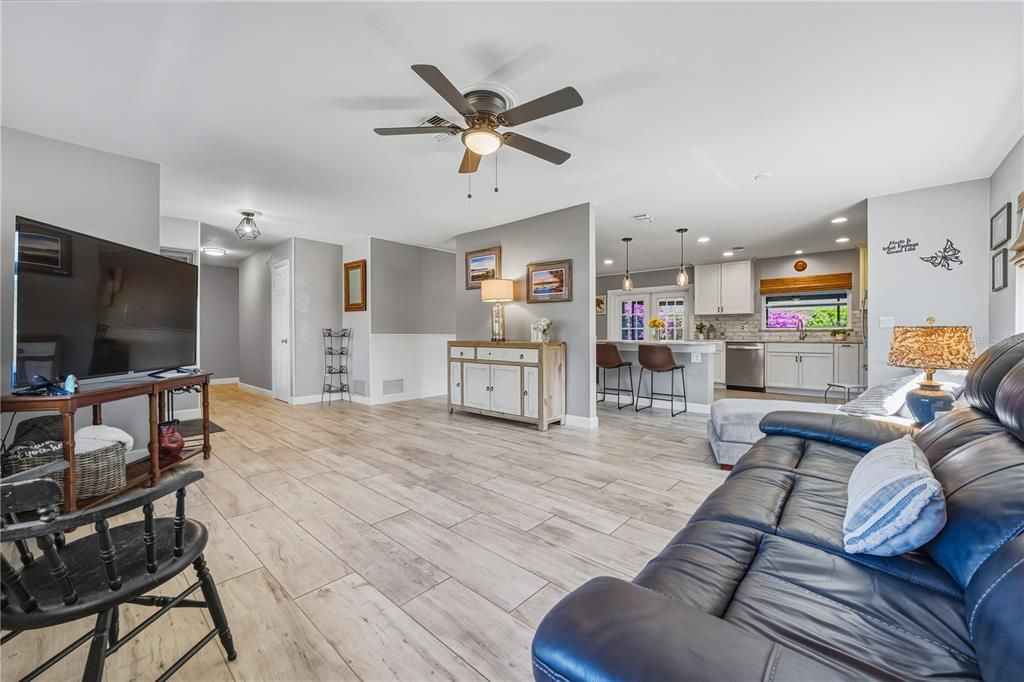 For Sale: $510,000 (4 beds, 2 baths, 1662 Square Feet)