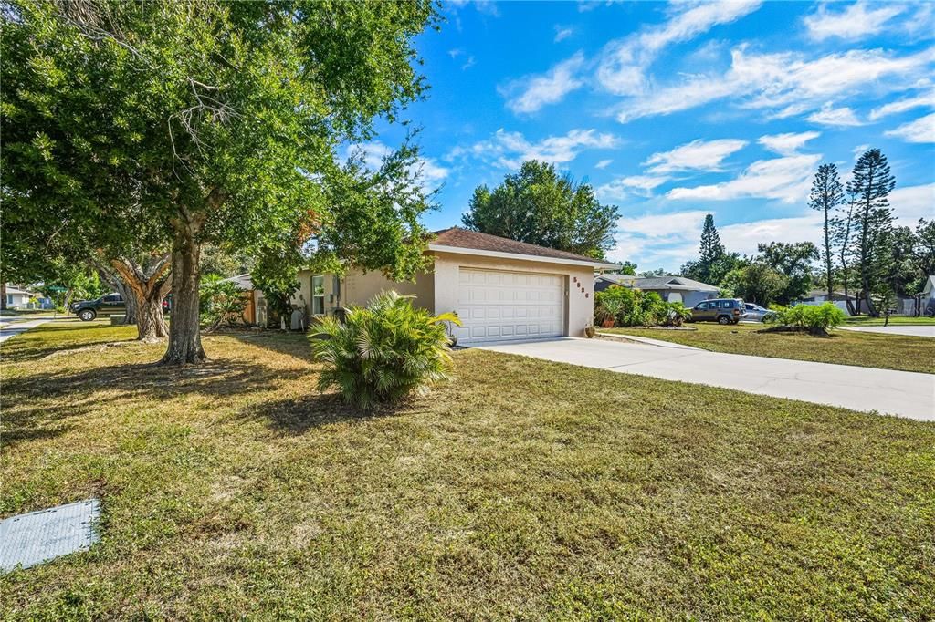 For Sale: $510,000 (4 beds, 2 baths, 1662 Square Feet)
