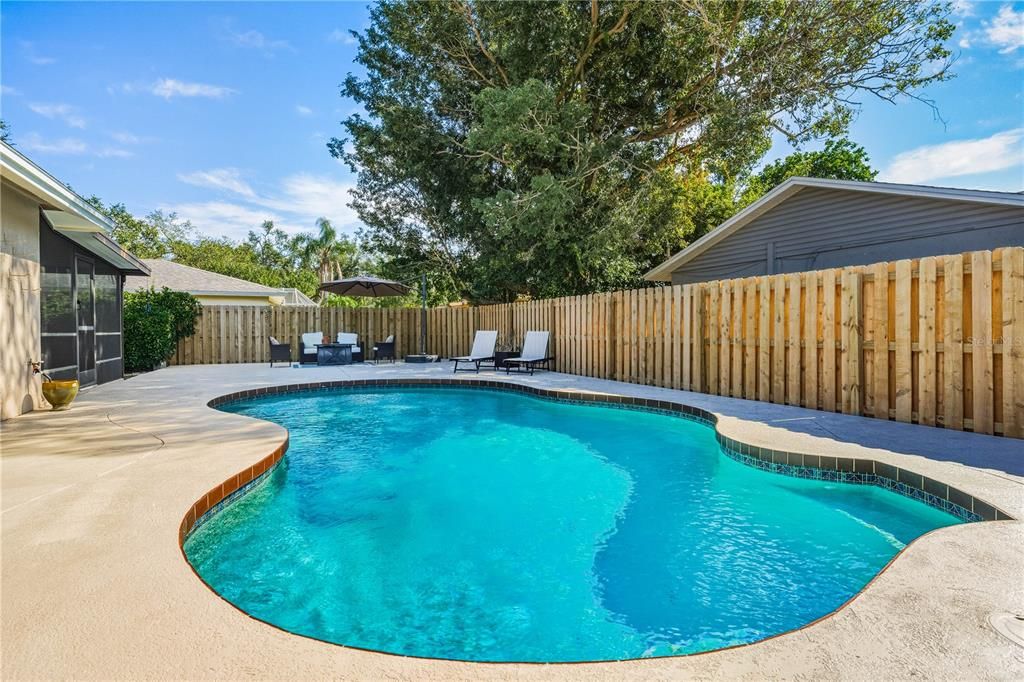 For Sale: $510,000 (4 beds, 2 baths, 1662 Square Feet)