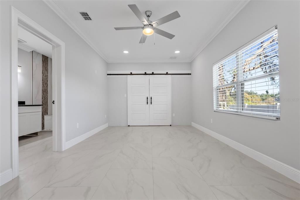 For Sale: $890,000 (4 beds, 2 baths, 1972 Square Feet)