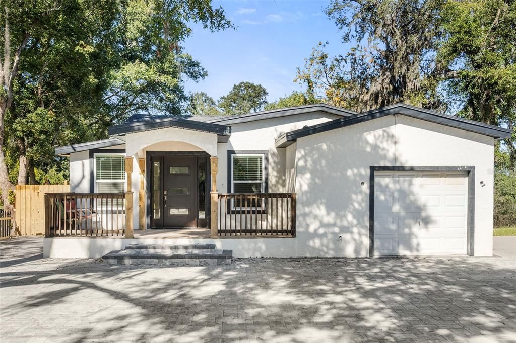 For Sale: $890,000 (4 beds, 2 baths, 1972 Square Feet)