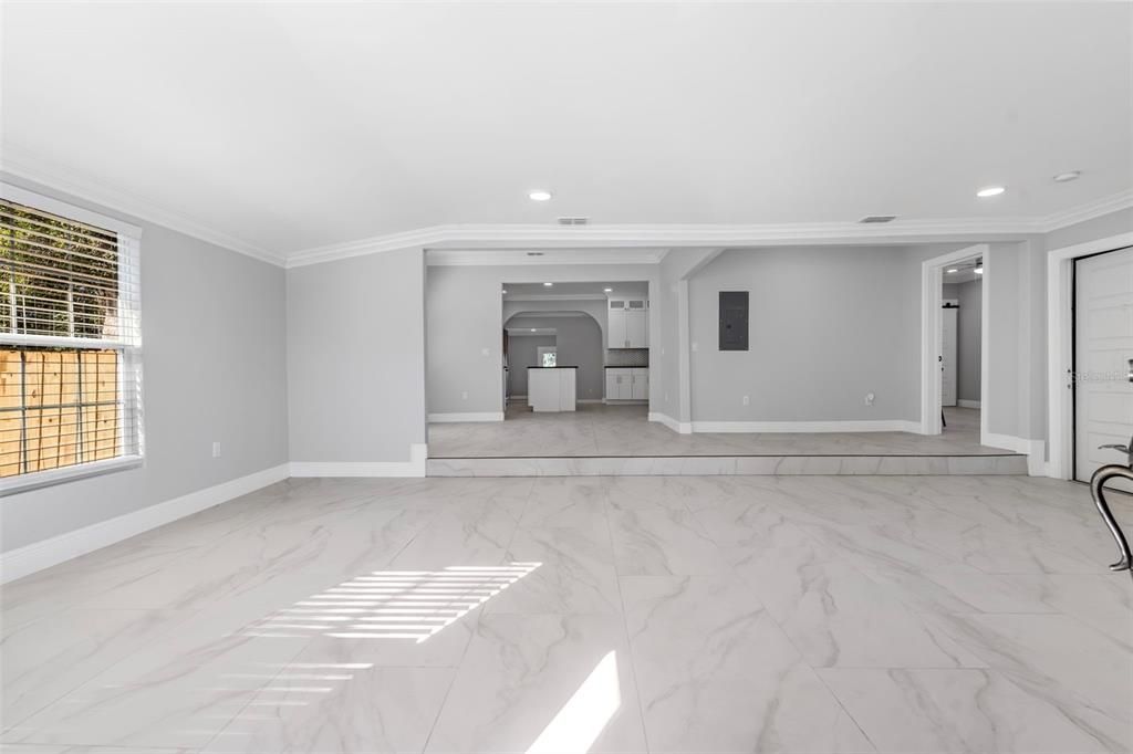 For Sale: $890,000 (4 beds, 2 baths, 1972 Square Feet)