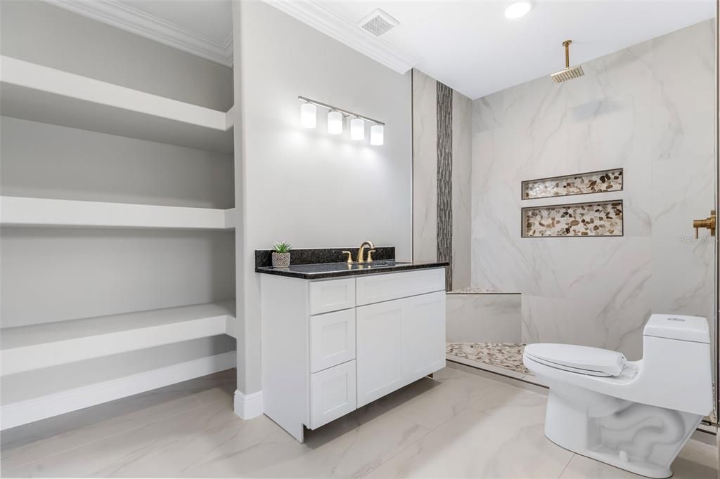 For Sale: $890,000 (4 beds, 2 baths, 1972 Square Feet)