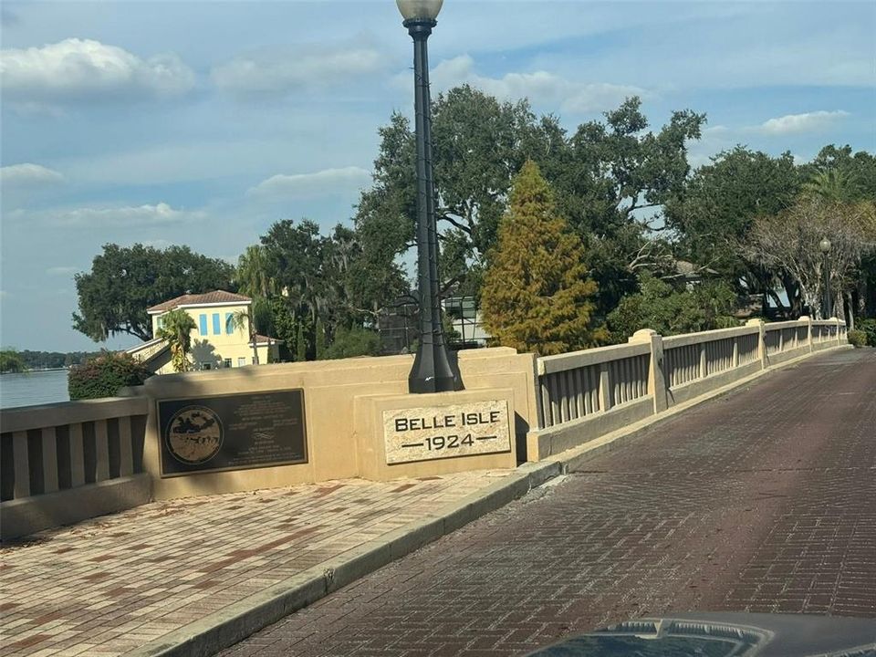 For Sale: $890,000 (4 beds, 2 baths, 1972 Square Feet)