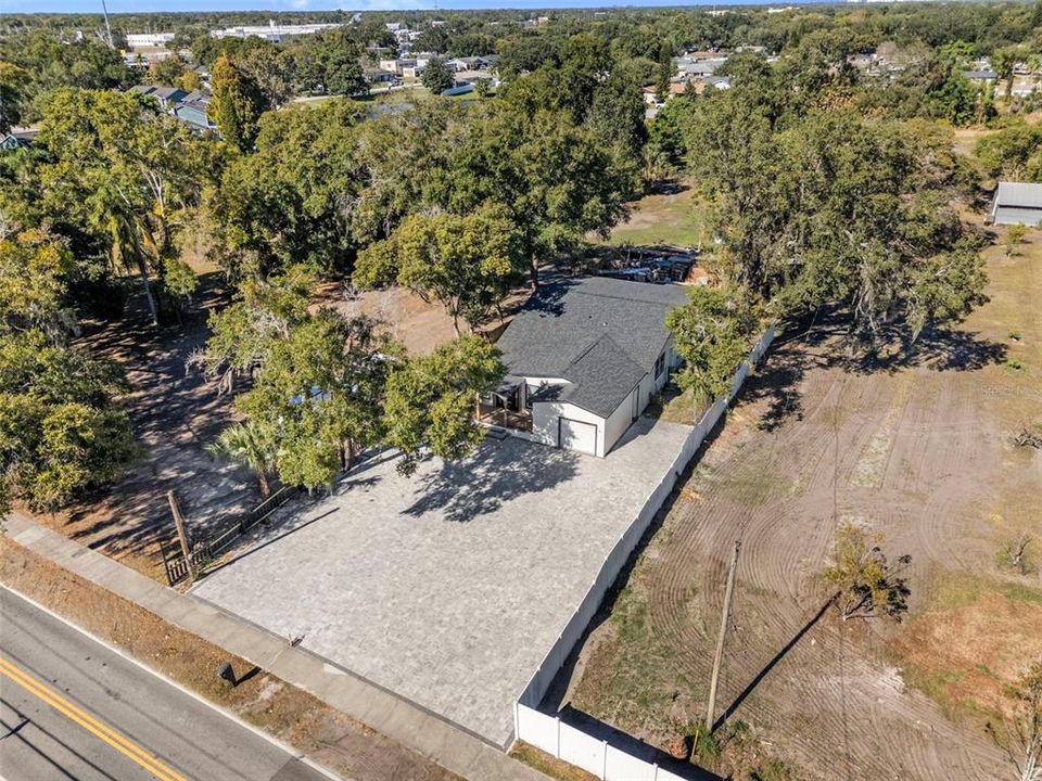 For Sale: $890,000 (4 beds, 2 baths, 1972 Square Feet)