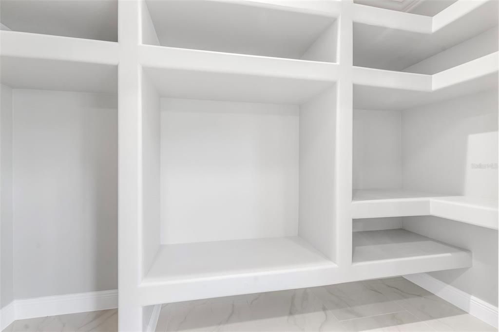 For Sale: $890,000 (4 beds, 2 baths, 1972 Square Feet)