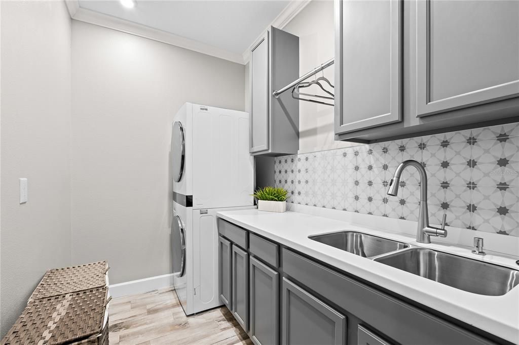For Sale: $529,900 (2 beds, 2 baths, 1558 Square Feet)