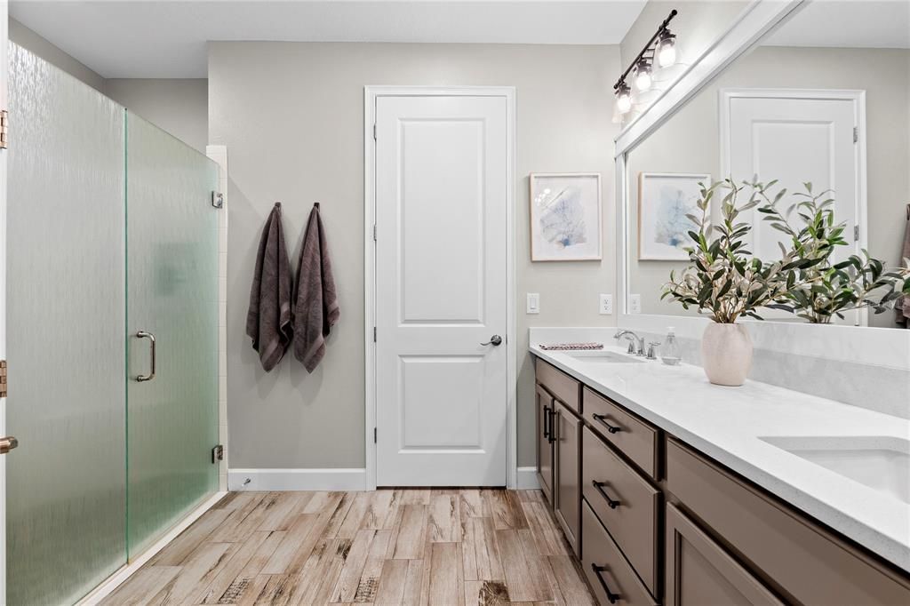 For Sale: $529,900 (2 beds, 2 baths, 1558 Square Feet)