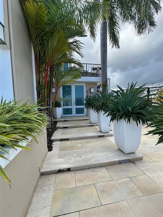 Activo con contrato: $499,000 (4 camas, 3 baños, 2759 Pies cuadrados)