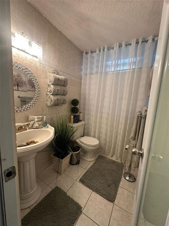 Activo con contrato: $499,000 (4 camas, 3 baños, 2759 Pies cuadrados)