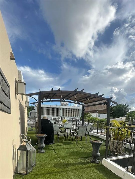 Activo con contrato: $499,000 (4 camas, 3 baños, 2759 Pies cuadrados)