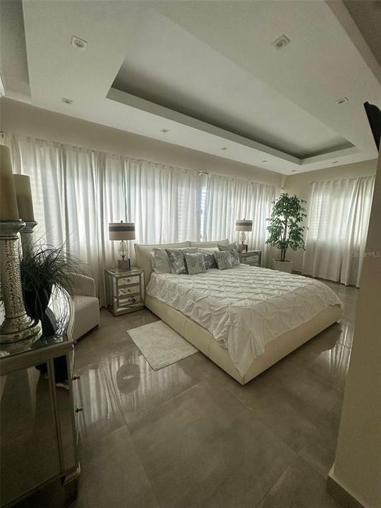 Activo con contrato: $499,000 (4 camas, 3 baños, 2759 Pies cuadrados)