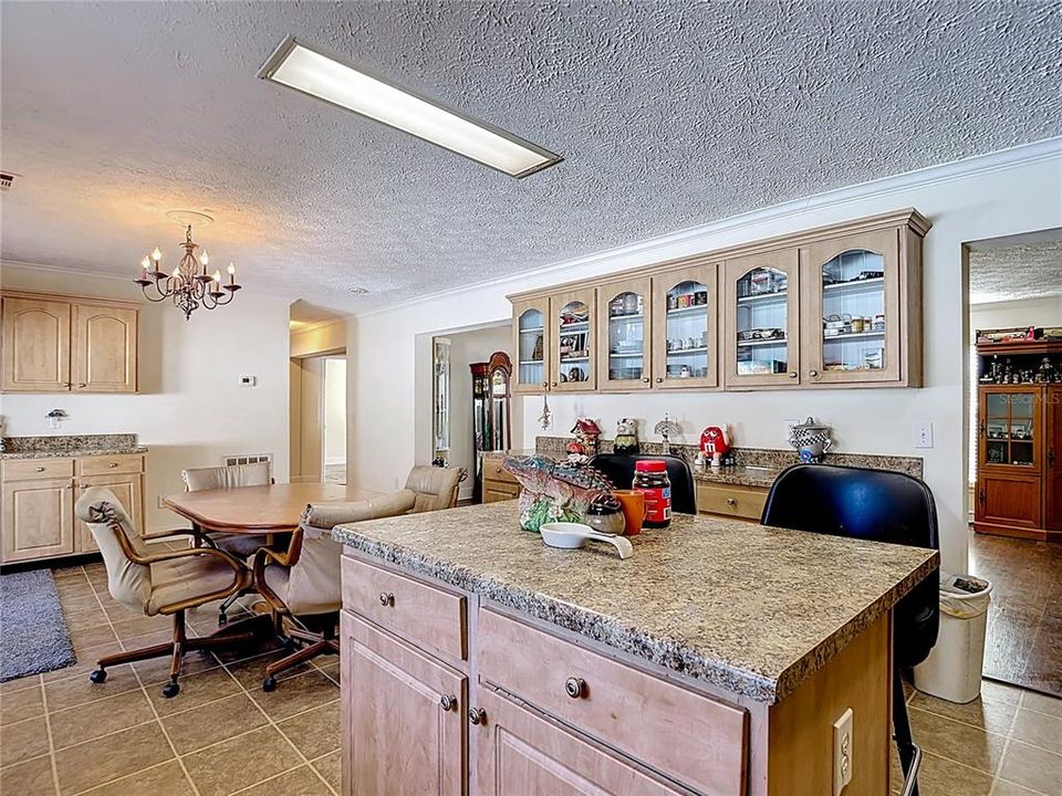 На продажу: $439,500 (3 спален, 2 ванн, 2040 Квадратных фут)