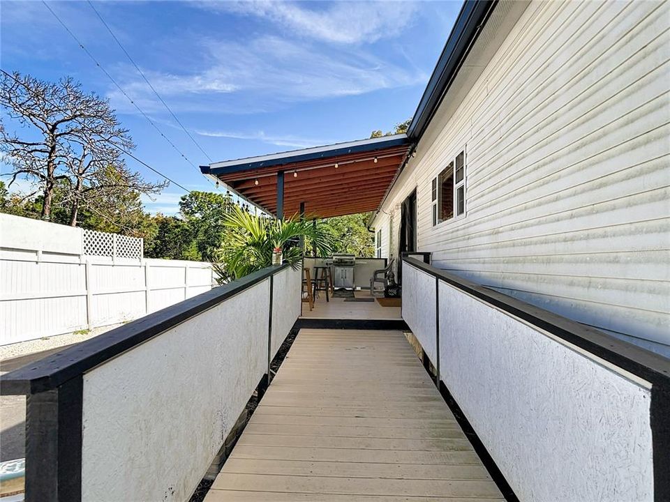 На продажу: $439,500 (3 спален, 2 ванн, 2040 Квадратных фут)