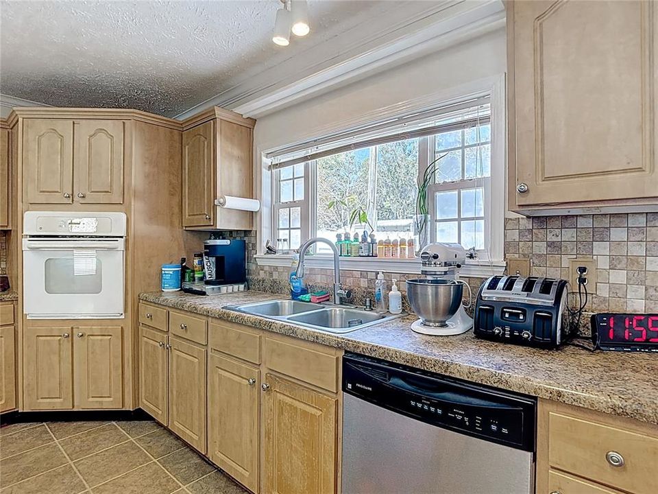 На продажу: $439,500 (3 спален, 2 ванн, 2040 Квадратных фут)